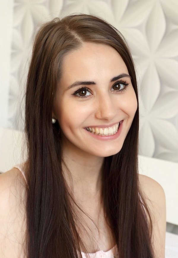 Алина, 18